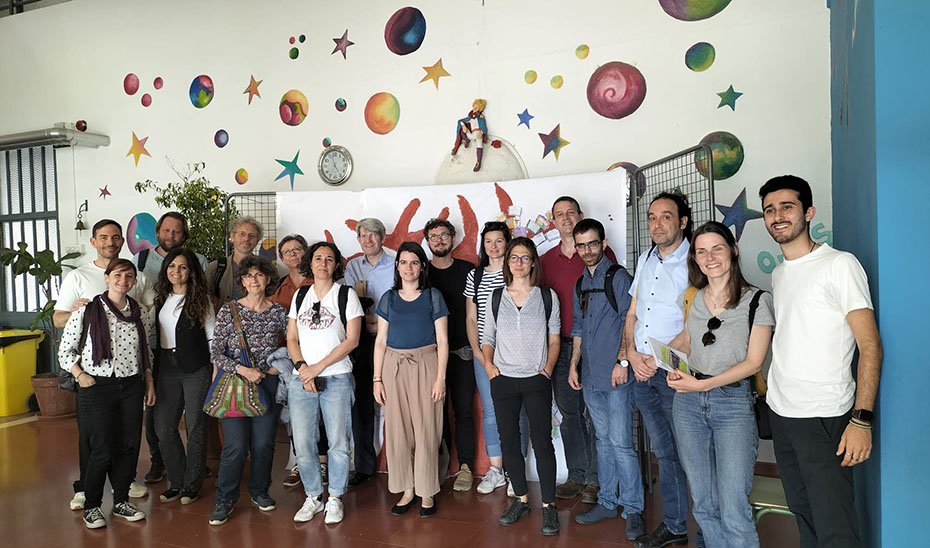 
			      Una delegación de doce periodistas europeos visita el barrio de Torreblanca, donde se ha desarrollado un proyecto para poner en marcha una comuni...
			  